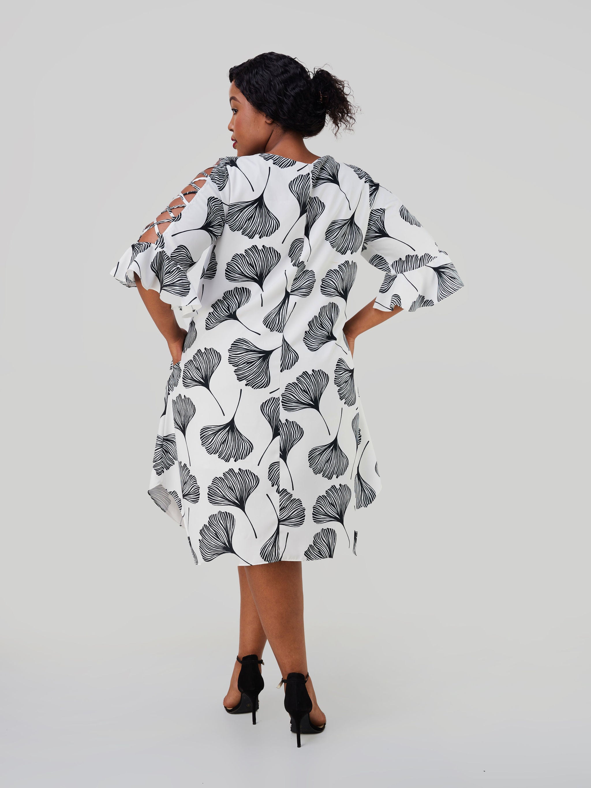 Vivo Dali 3/4 Cut Out Sleeve Tent Dress - Black / White Leaf Print