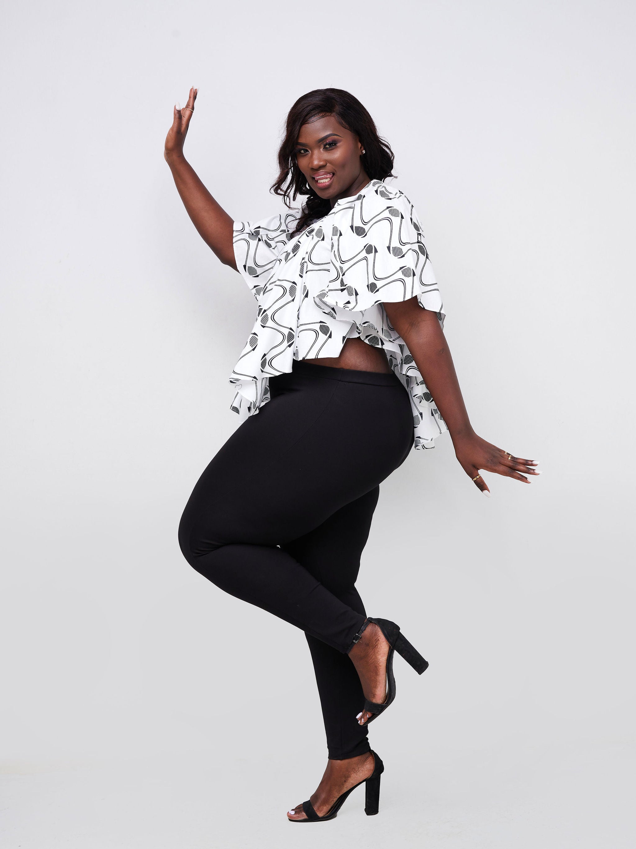 Safari Mara Cape Top - White / Black Ankara