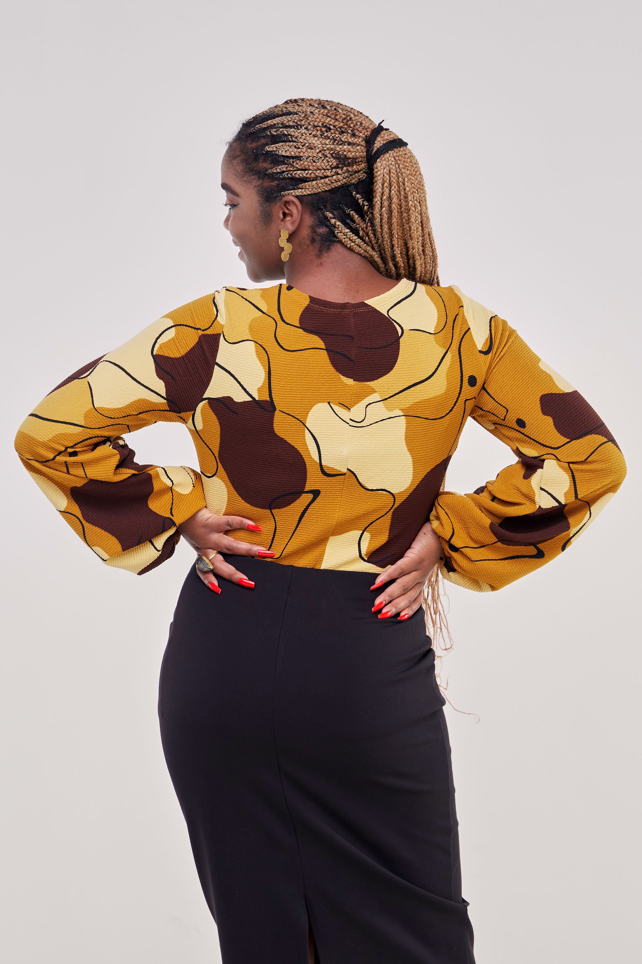 Vivo Basic Olivia Bishop Sleeve Top - Mustard / Brown Abstract Print