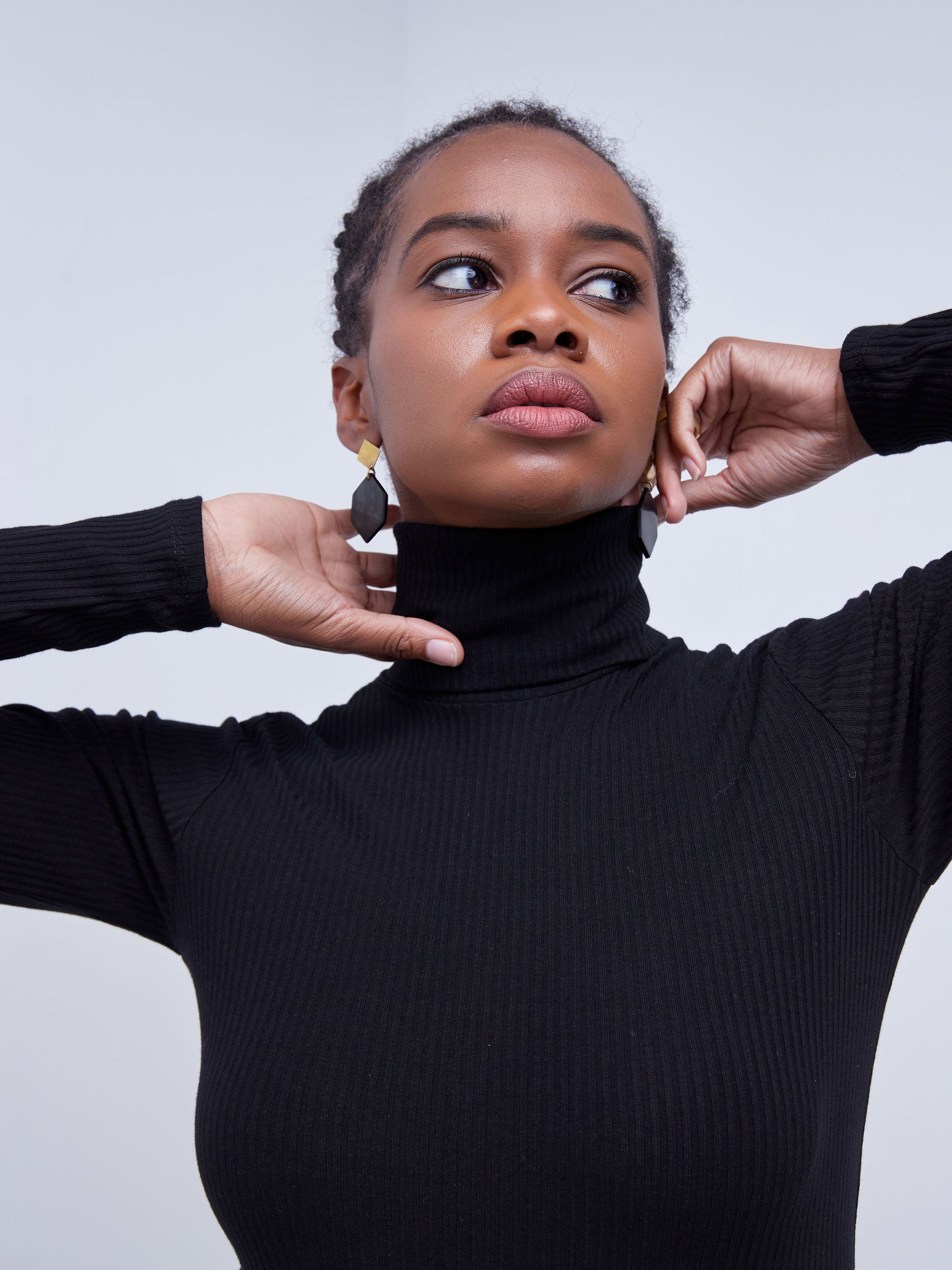 Vivo Basic Ribbed Turtleneck Top - Black