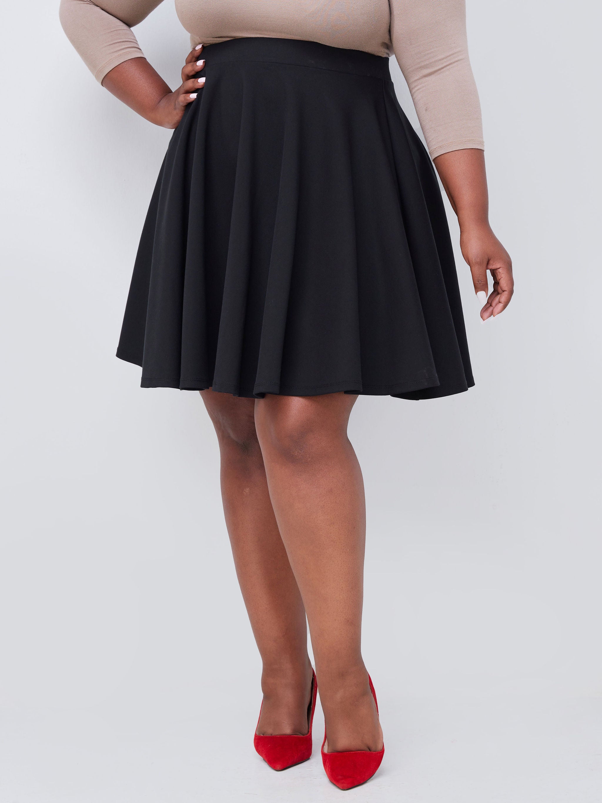 Vivo Upe Skater Skirt - Black