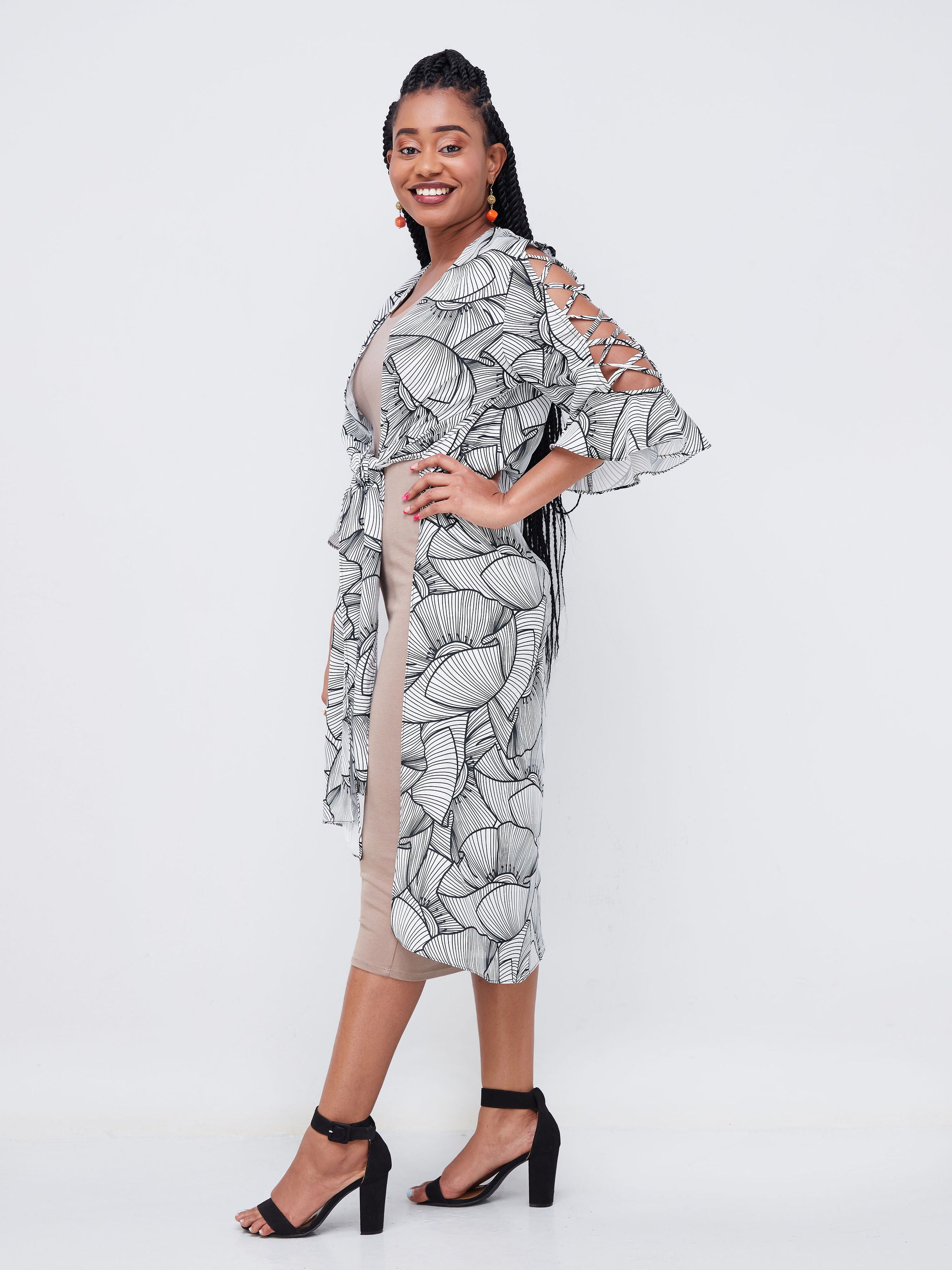 Vivo Dali 3/4 Cut Out Sleeve Kimono - White / Black Petal Print
